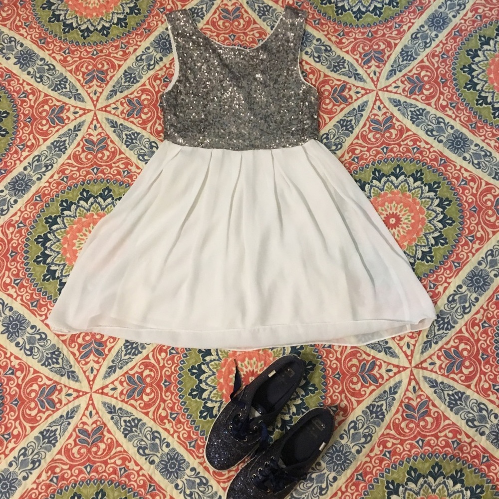 Silver & White Prom/Homecoming/Night-Out Dress